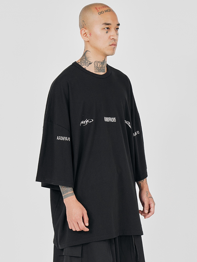 04TS21 Horizontal Logo Tee Black