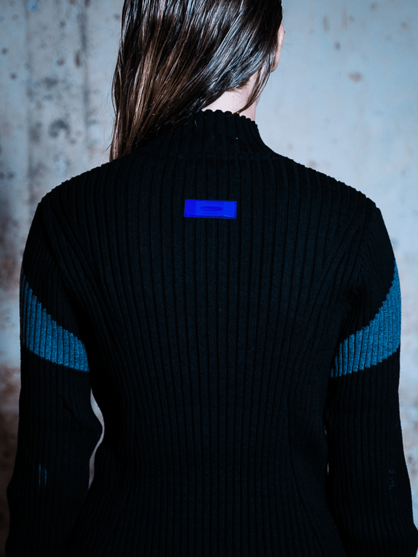 05KN04 Rib Zipper Sweater