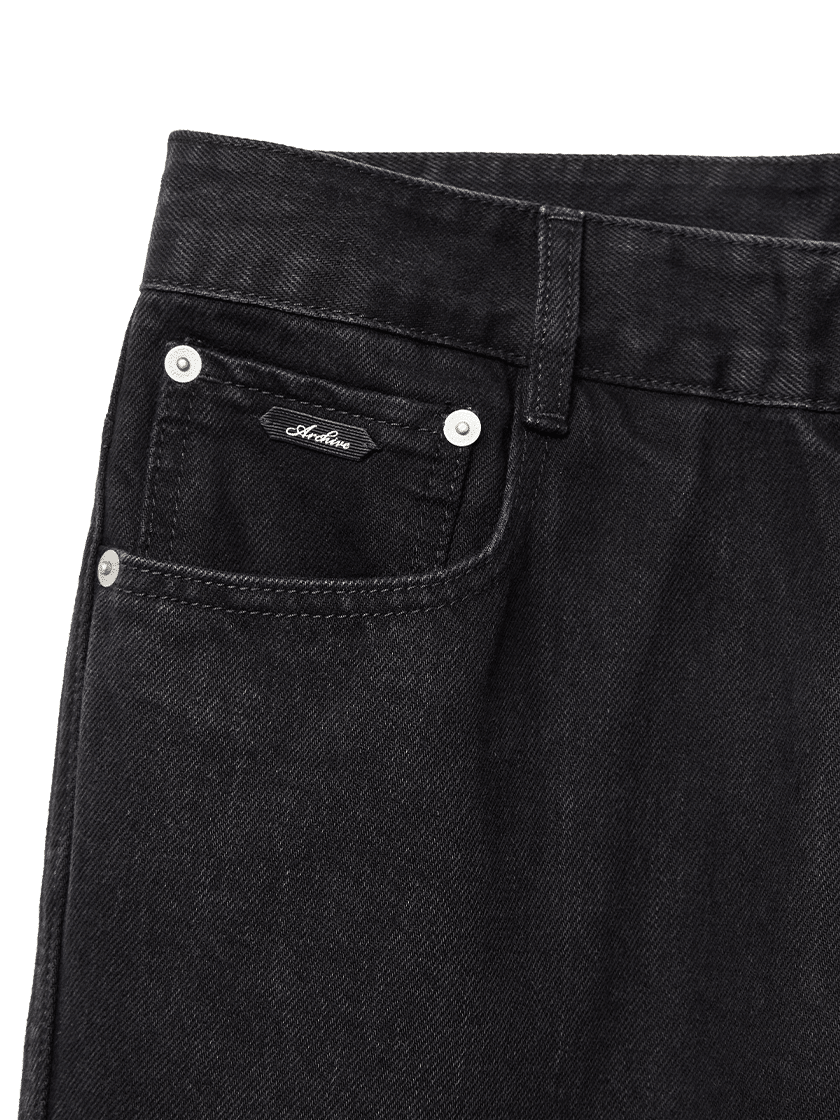 Curved Jeans
