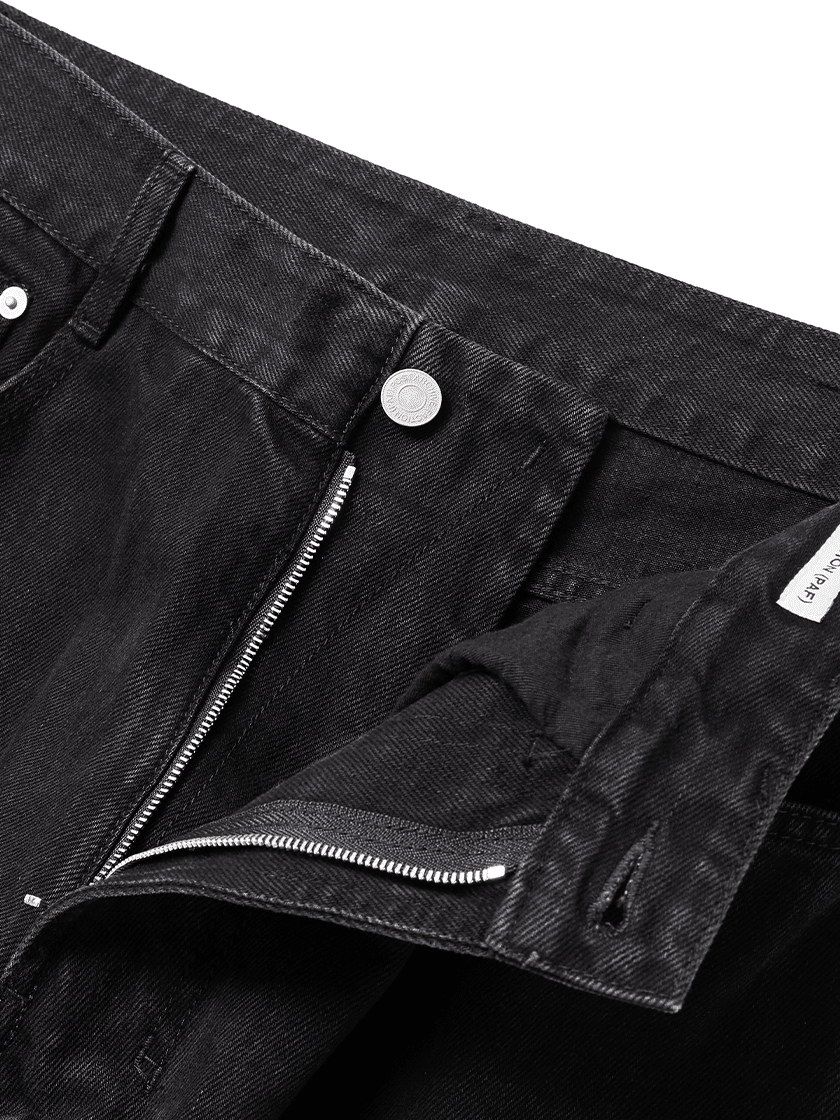Curved Jeans