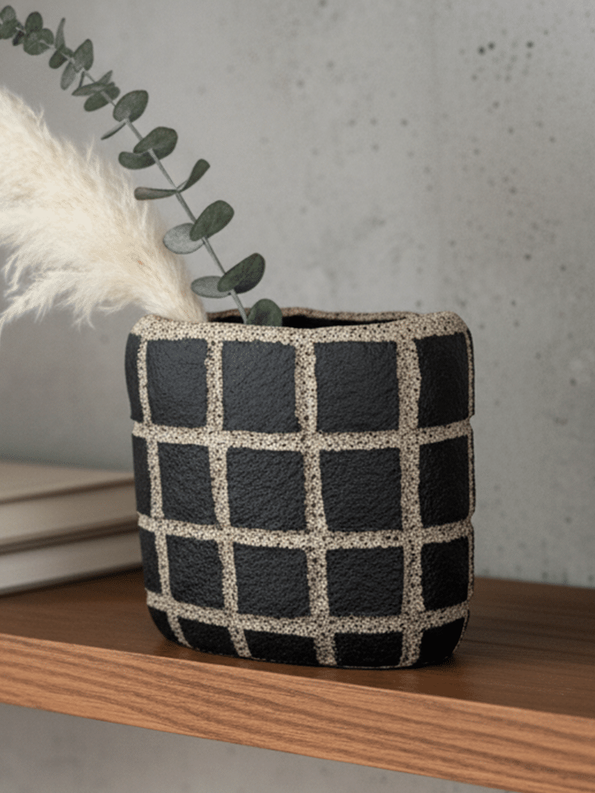 Pepper Vase Square Matte