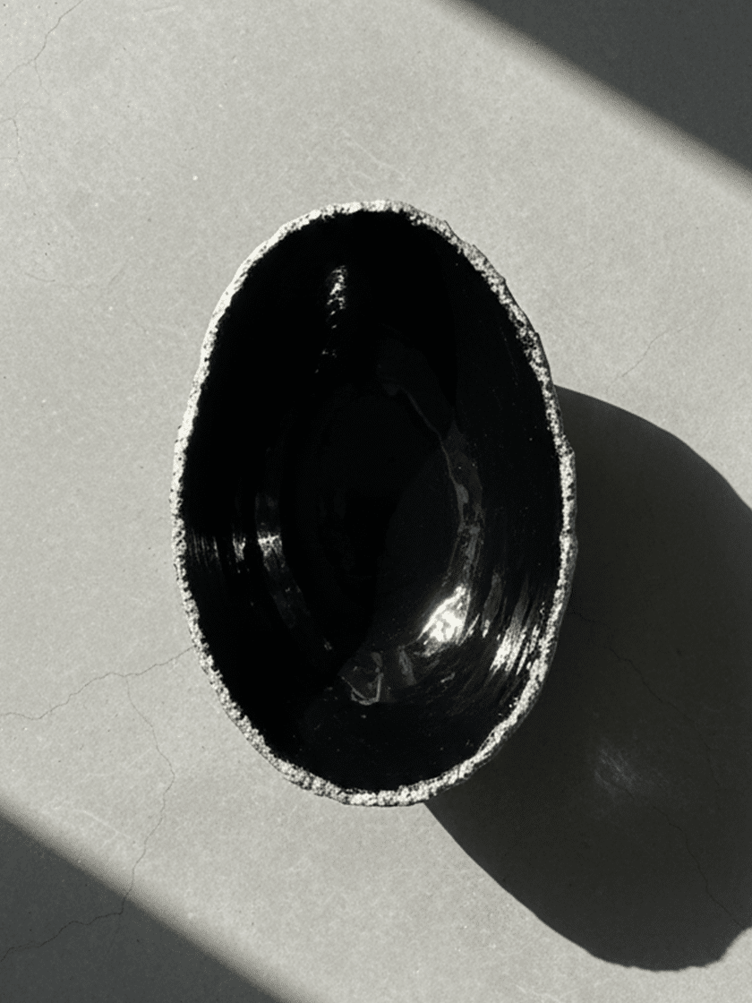 Pepper Oval Bowl Black