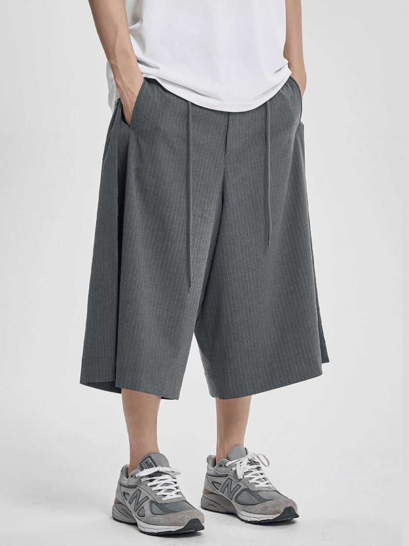 Striped One Tuck Bermuda Gray