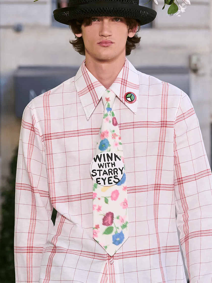 Wink Maxi Button