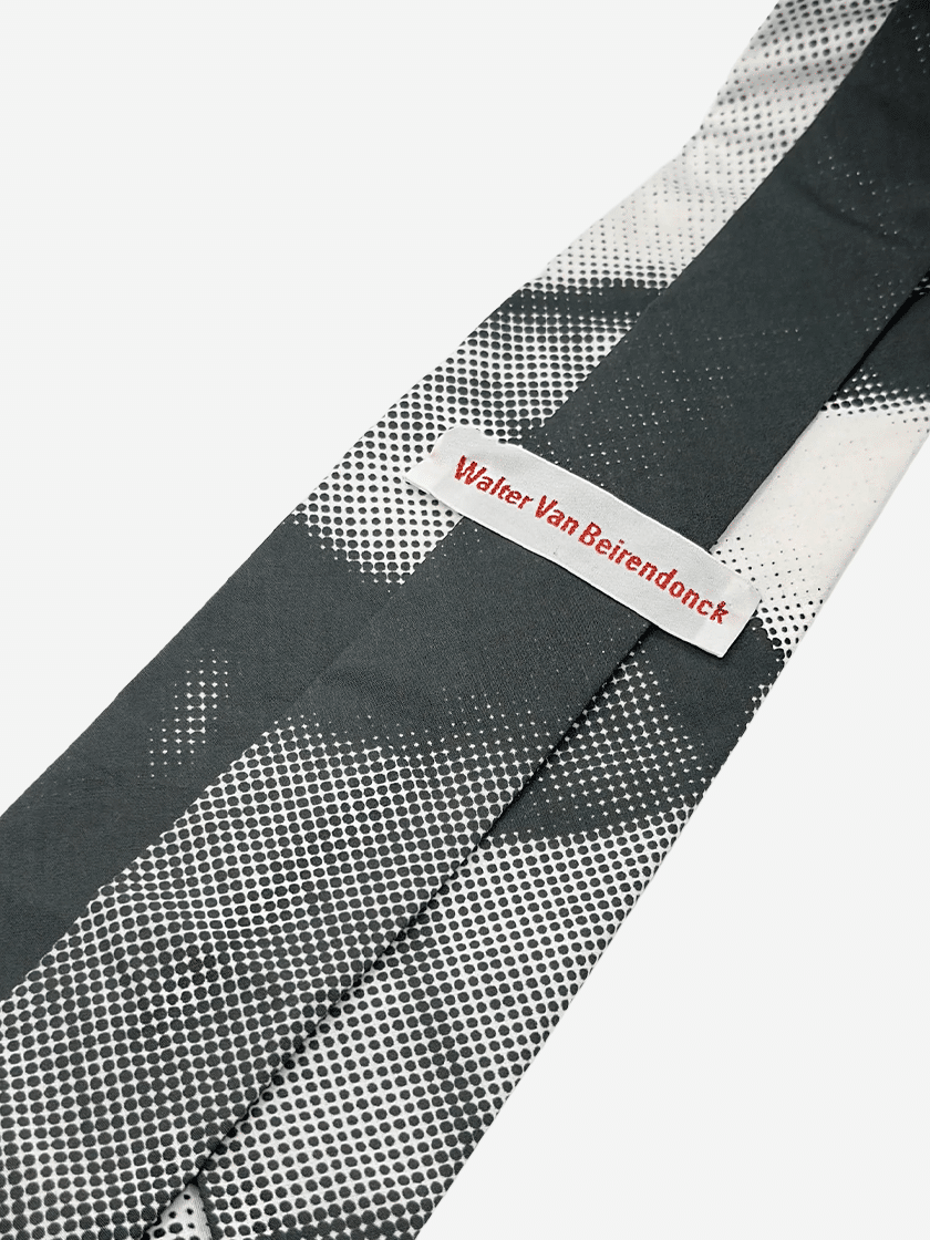 Walter Tie Glitch