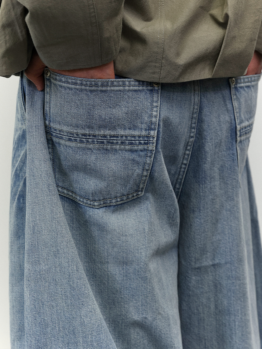 Light Washed Cocoon Jeans