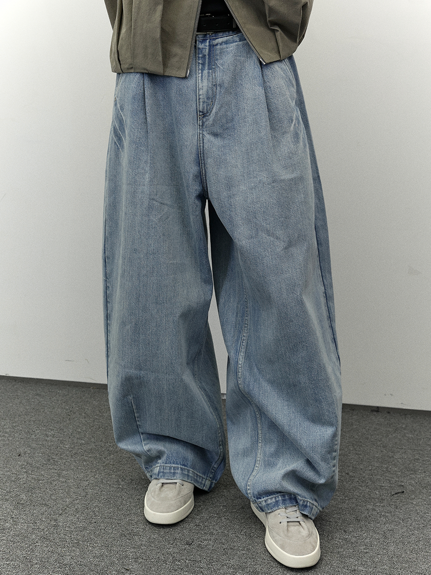 Light Washed Cocoon Jeans