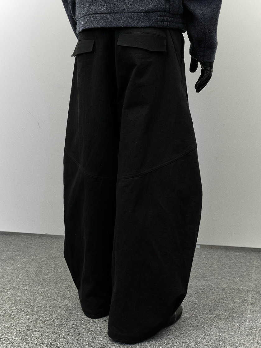 Pleats Cocoon Pants