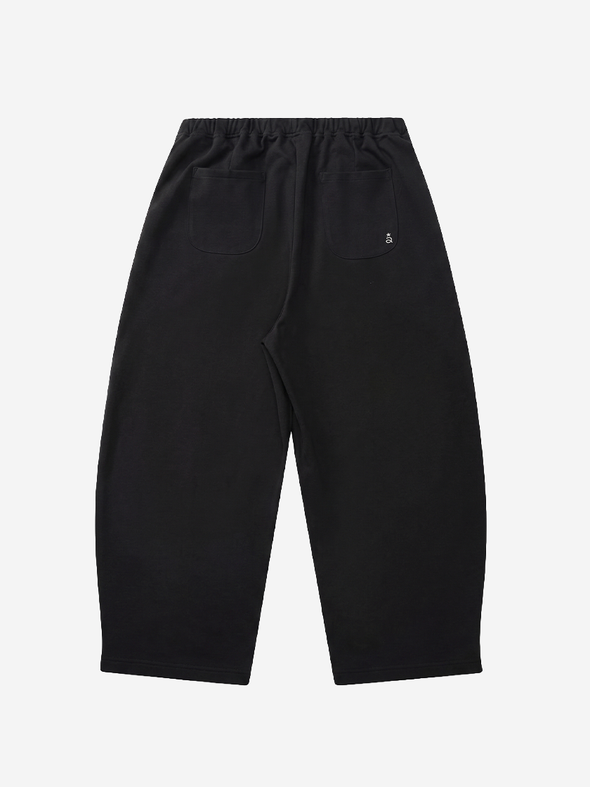 Curved Seam Baggy Sweatpants