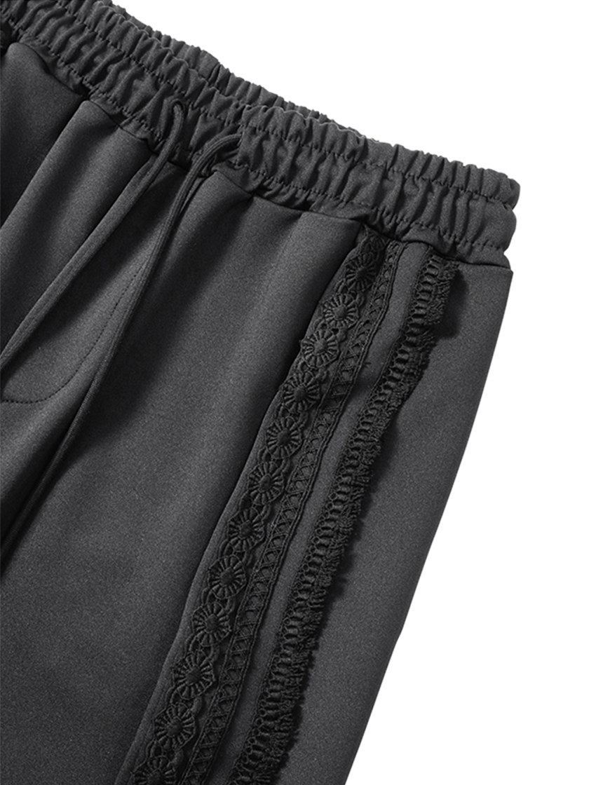 Lace Trim One Tuck Sweatpants
